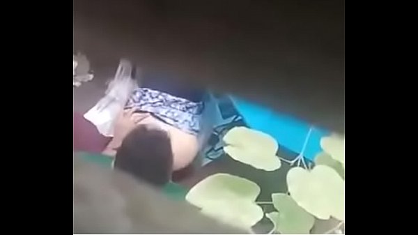 လူျမင္ကြင္းမွာထမိန္လွန္လိုးေနတဲအတြဲ