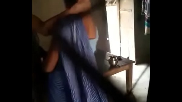 Aunty in saree quick fuck and blow