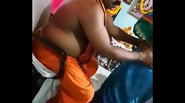 Indian pandit taking advantage of aunty