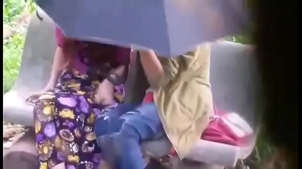 Myanmar girl giving blowjob while dating with her boyfriend in the park