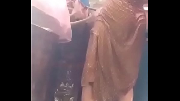 ေရခ်ိဳးခိုးရိုက္ေလး