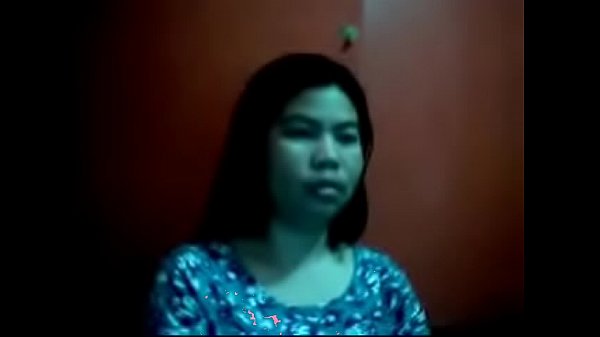 Filipino lady show on webcam