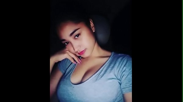 Seductive filipina maid earn extra money from fuck.