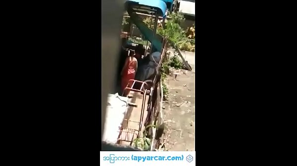 ထမိန်ရင်ရှားနဲ့ မမကြီး ဘာလုပ်နေလဲကြည့်လိုက်ရအောင်