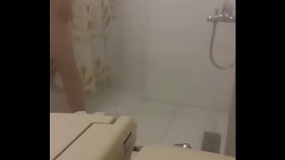 臺灣男高中生洗澡被偷拍