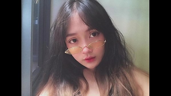 Hot streamer Triệu Linh Anh cùng bạn trai – BuoiTo.Vip